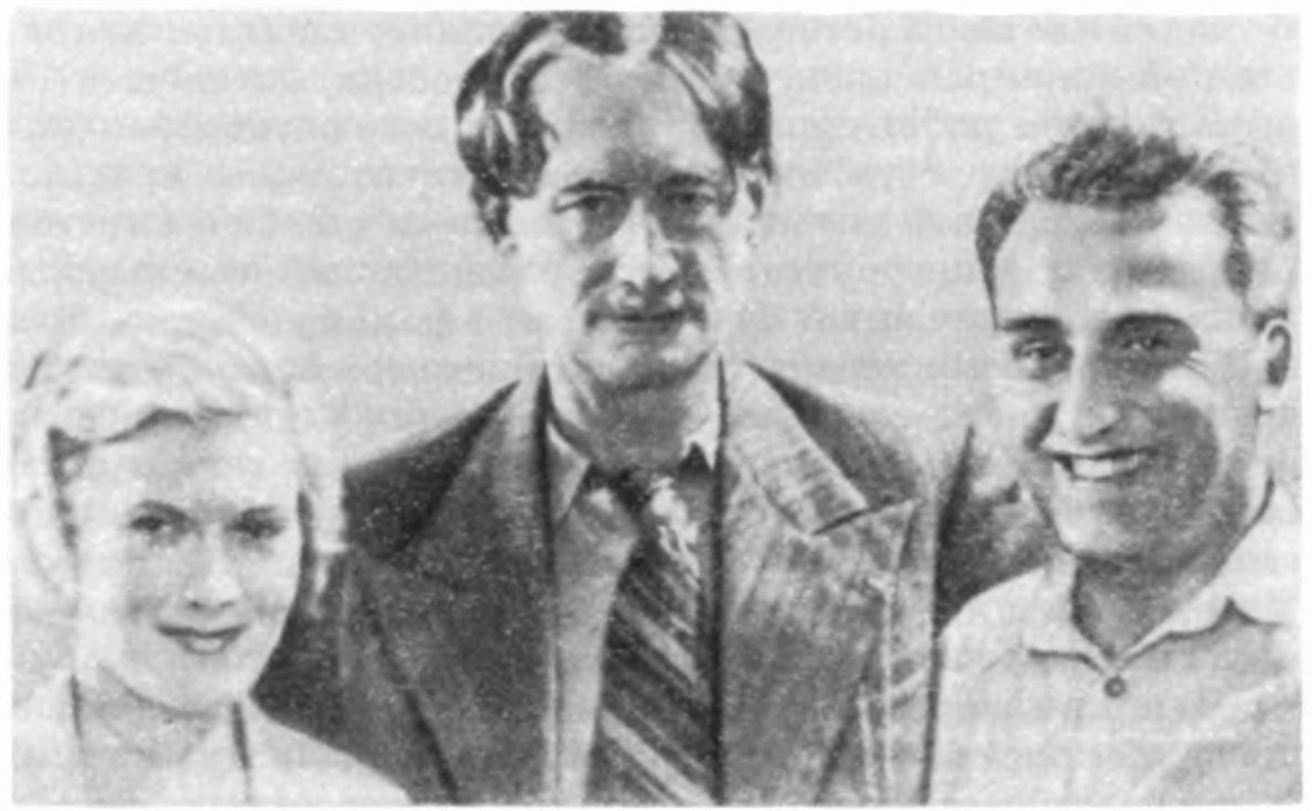 Л.П. Орлова, Анри Барбюс и Г.В. Александров. 1935 г