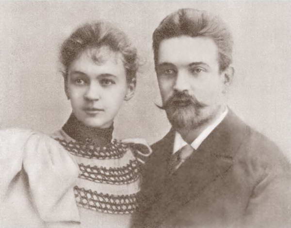 Родители актрисы — Петр Федорович и Евгения Николаевна Орловы