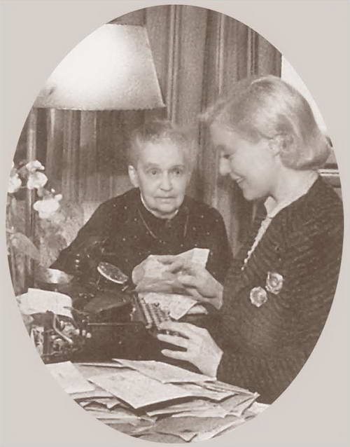 Любовь Орлова с матерью. Фото 1940 г