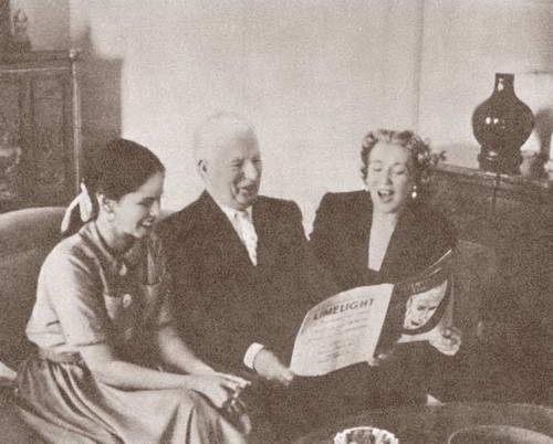 С Чарли Чаплином и его женой Уной