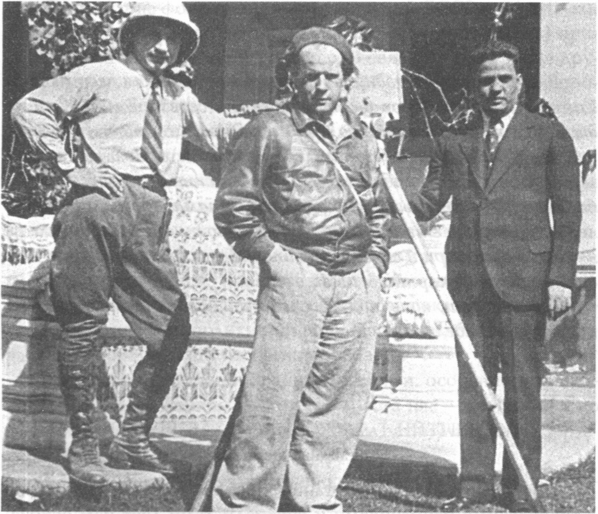 Сергей Эйзенштейн и Эдуард Тиссэ с губернатором штата Оахака на юге Мексики во время съемок фильма «Да здравствует Мексика!». 1930 г