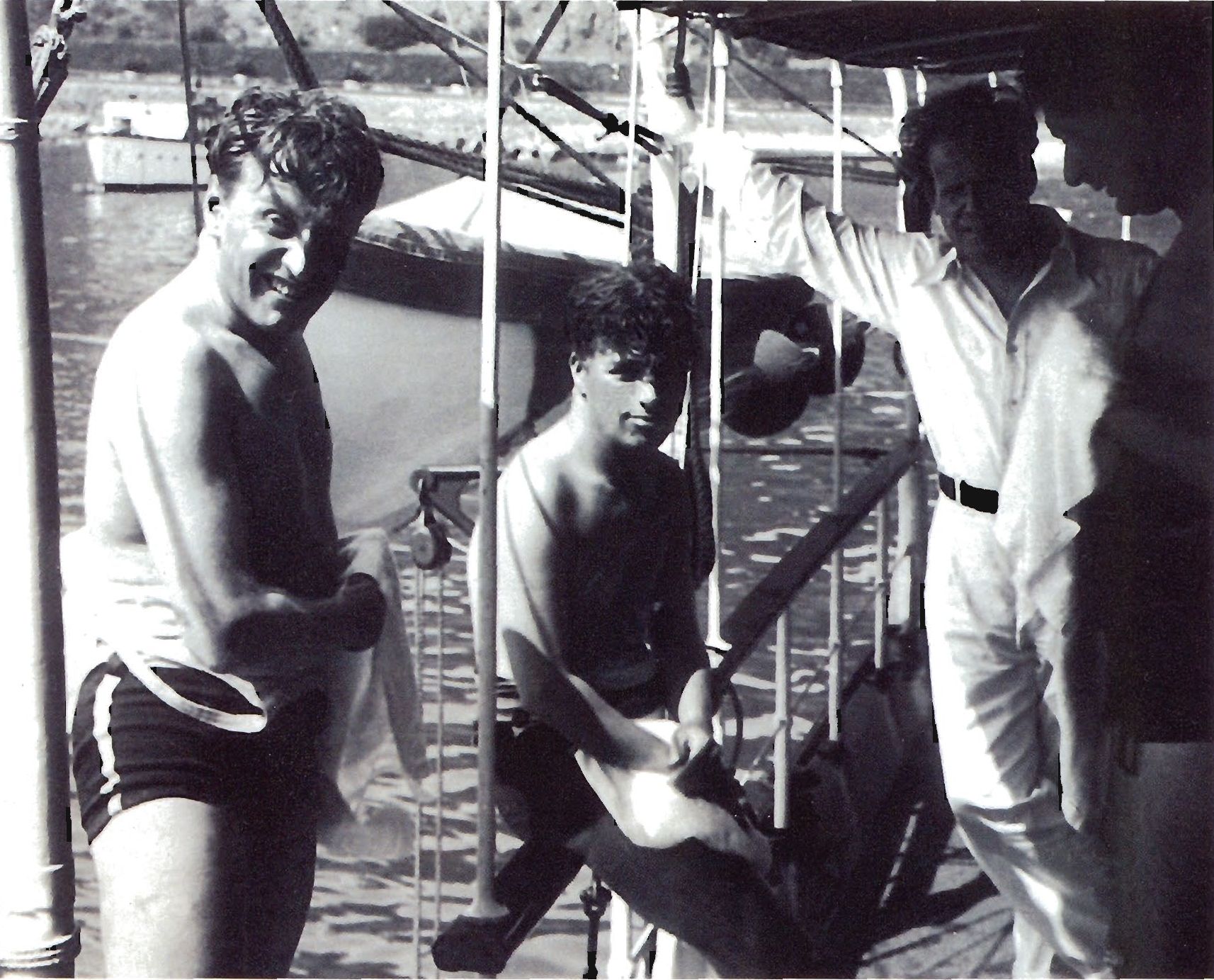 Александров и Чаплин (в центре) познакомились в 30-х в Голливуде — встреча с гениальным комиком сыграла важную роль в дальнейшей судьбе деда (Прогулка на яхте. Справа С. Эйзенштейн)
